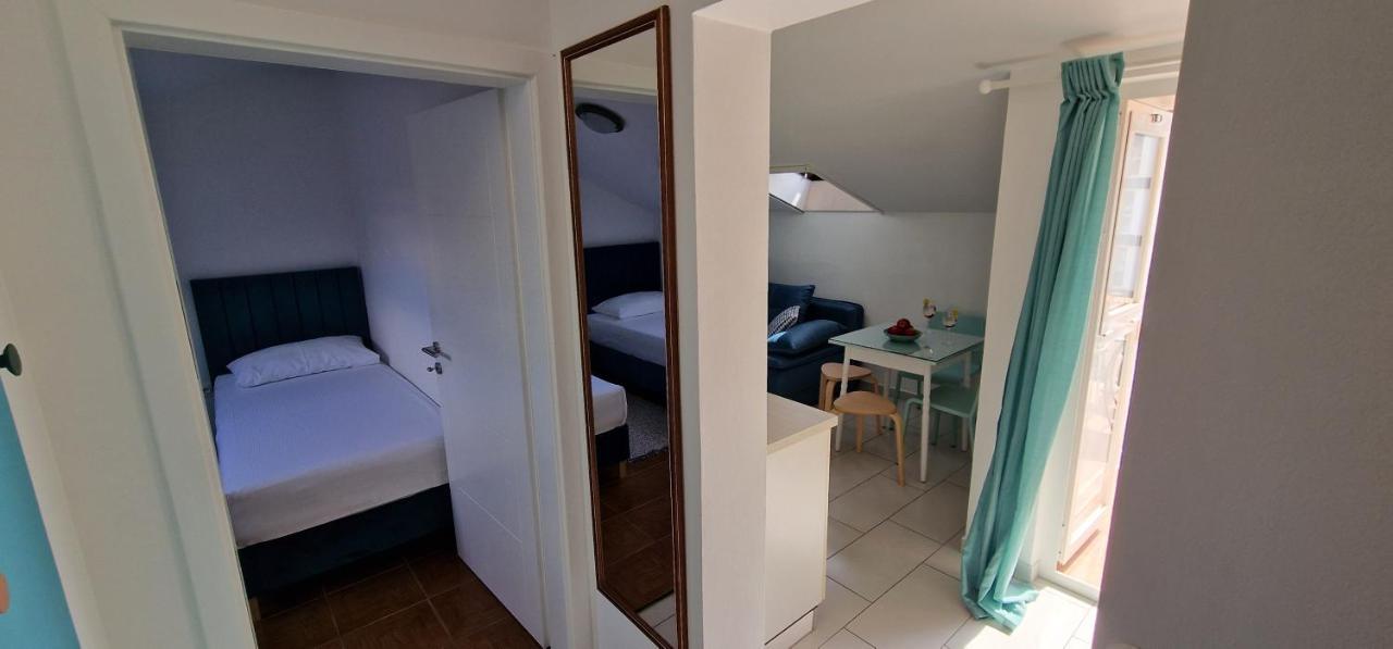 Apartmani Eladora Biograd Na Moru Exteriör bild