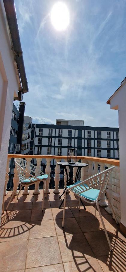 Apartmani Eladora Biograd Na Moru Exteriör bild
