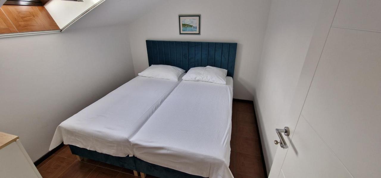 Apartmani Eladora Biograd Na Moru Exteriör bild