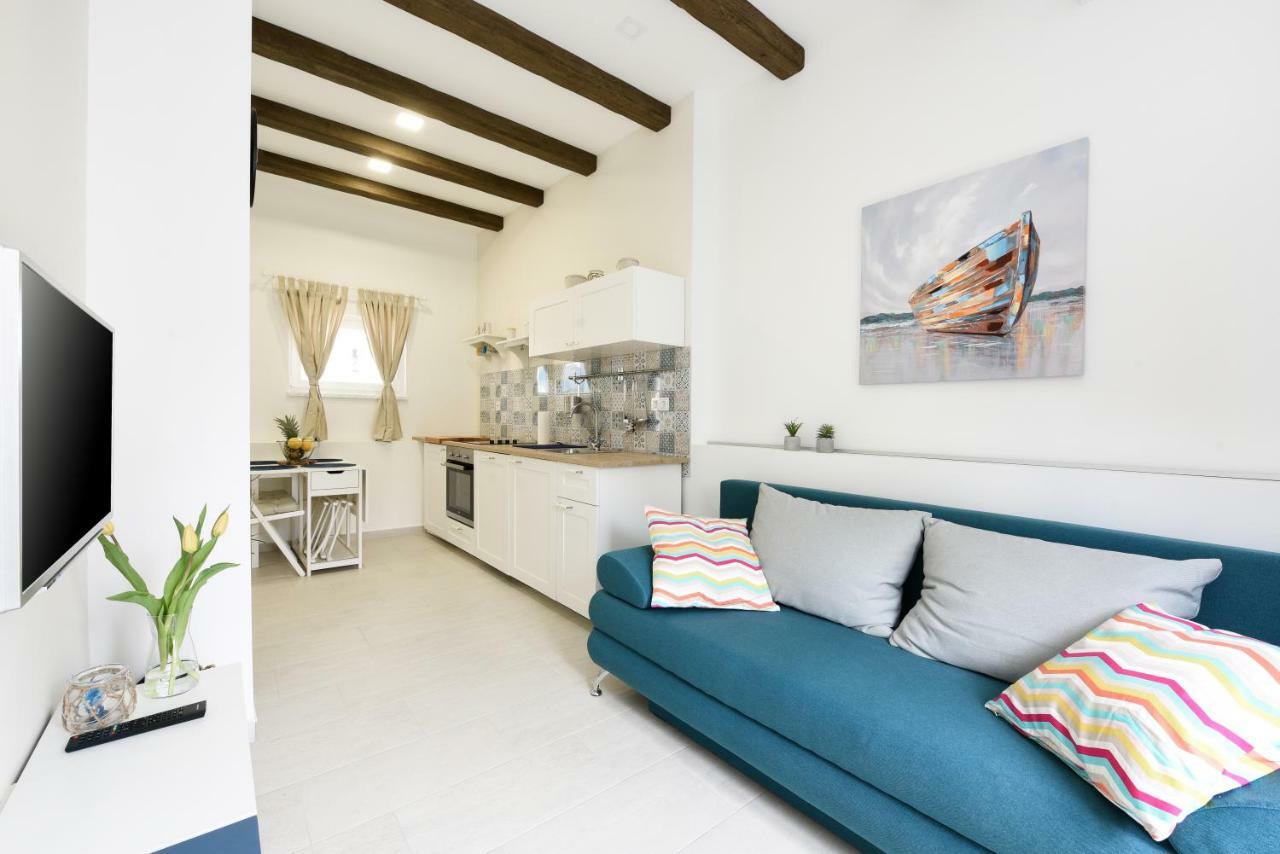 Apartmani Eladora Biograd Na Moru Exteriör bild