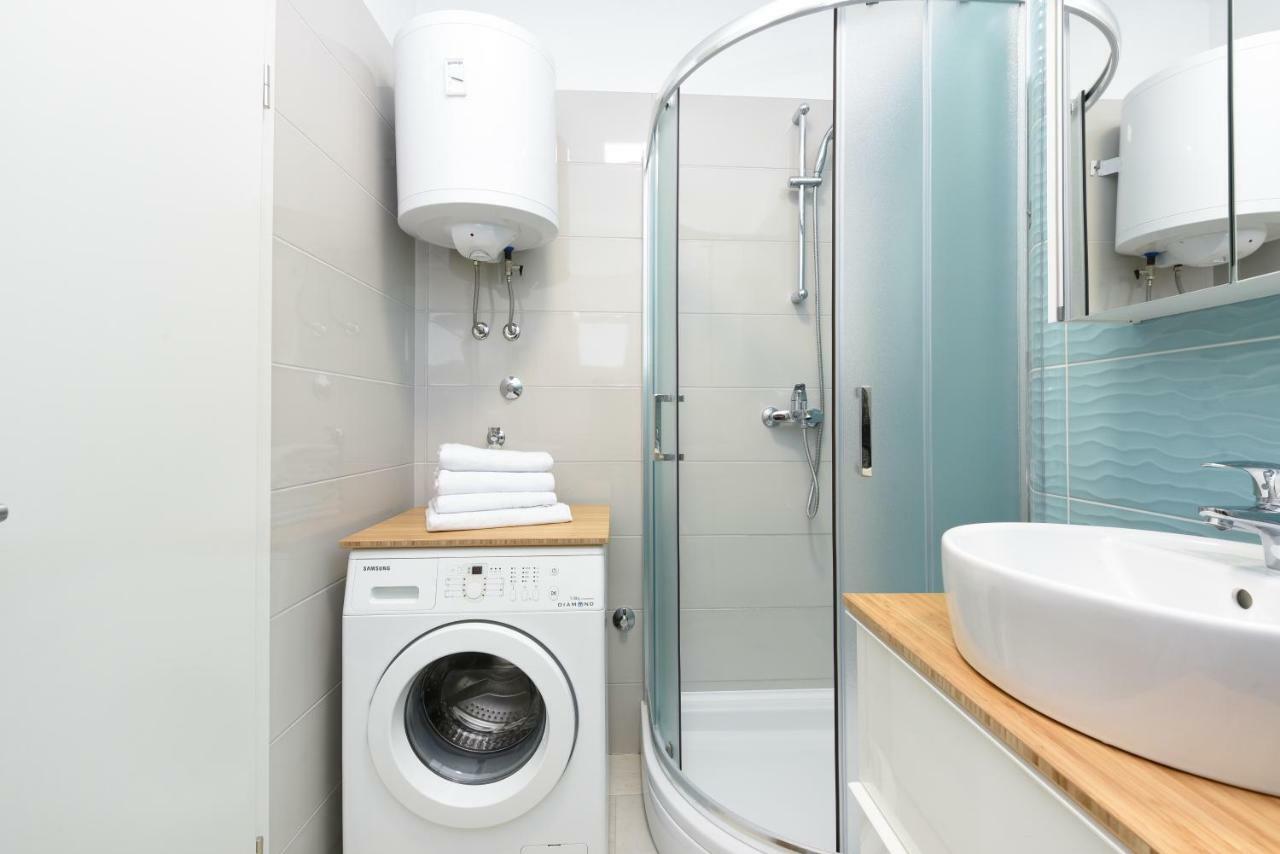 Apartmani Eladora Biograd Na Moru Exteriör bild